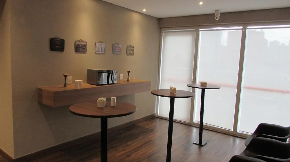 I5 Play Hotel أغواس كلاراس