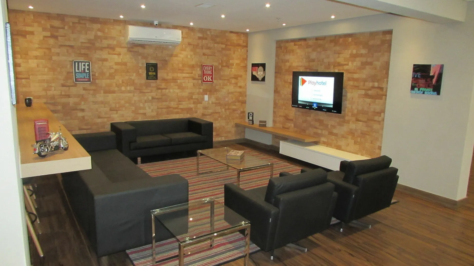 I5 Play Hotel أغواس كلاراس 4*,